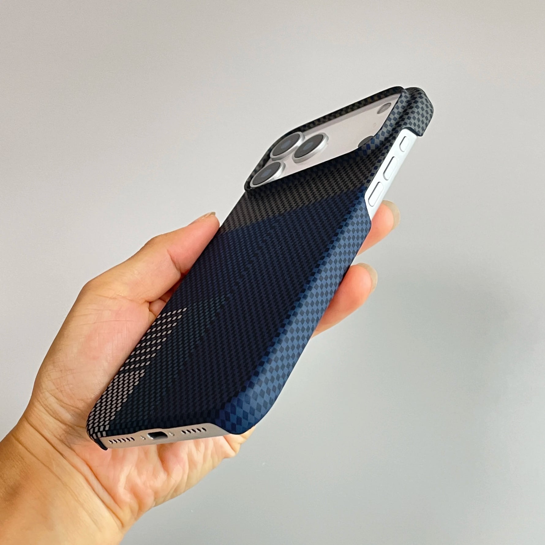 Sleek Frameless Carbon Fiber Protective Case with MagSafe for iPhone 17 Series