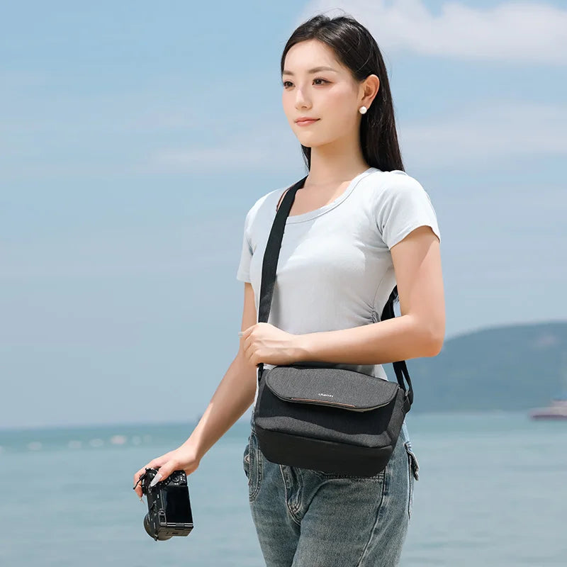 Ulanzi F02 Mirrorless Camera Sling Bag