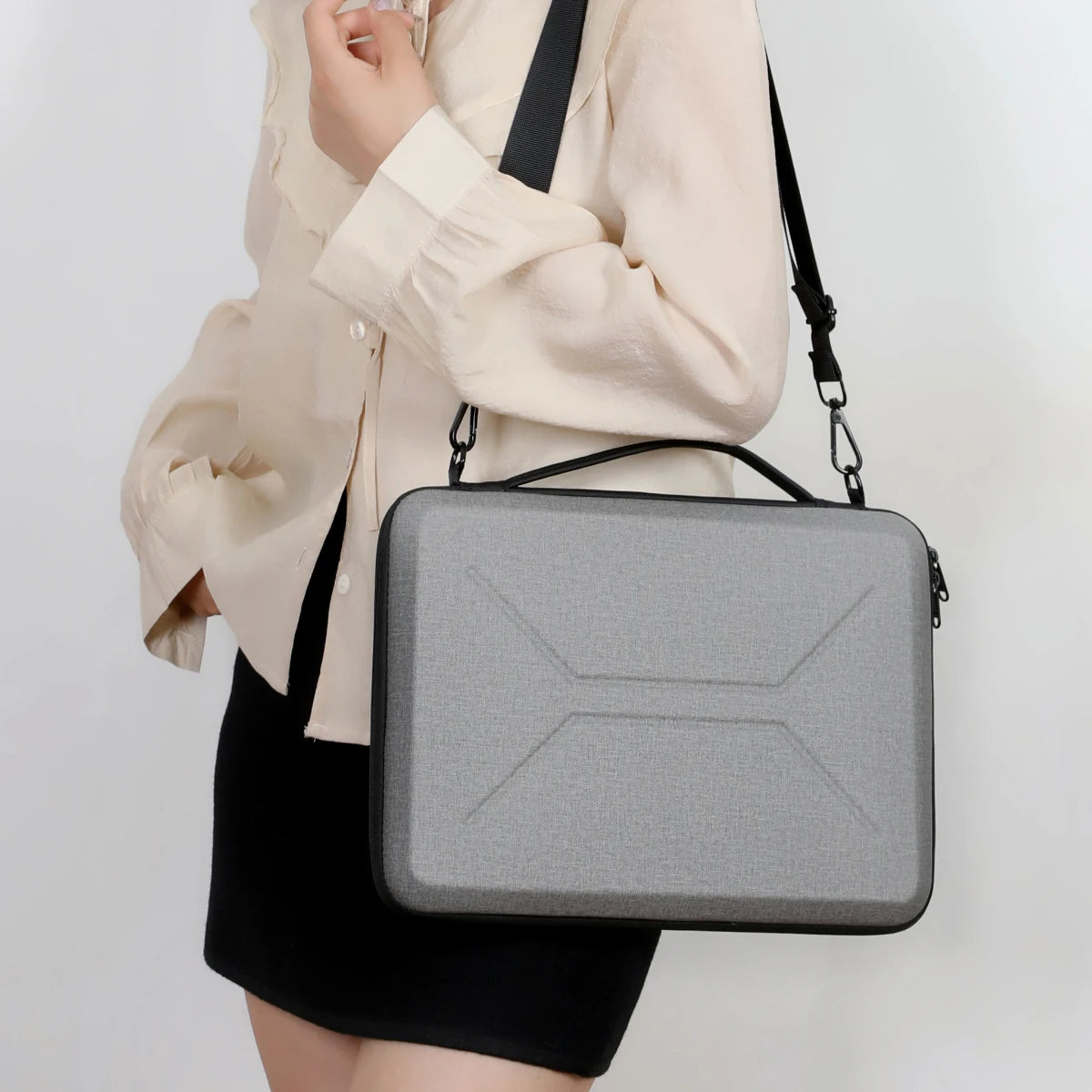 Bubble-Pattern Hard Shell Laptop Sleeve