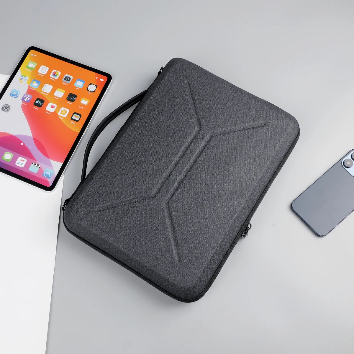 Bubble-Pattern Hard Shell Laptop Sleeve