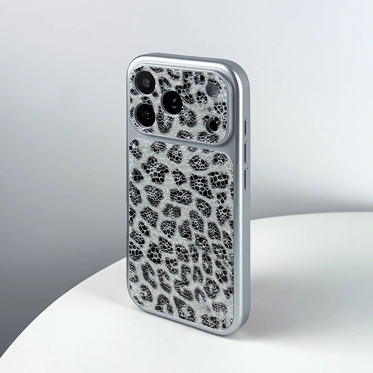 Luxury Leopard Print MagSafe Case for iPhone 17 Series