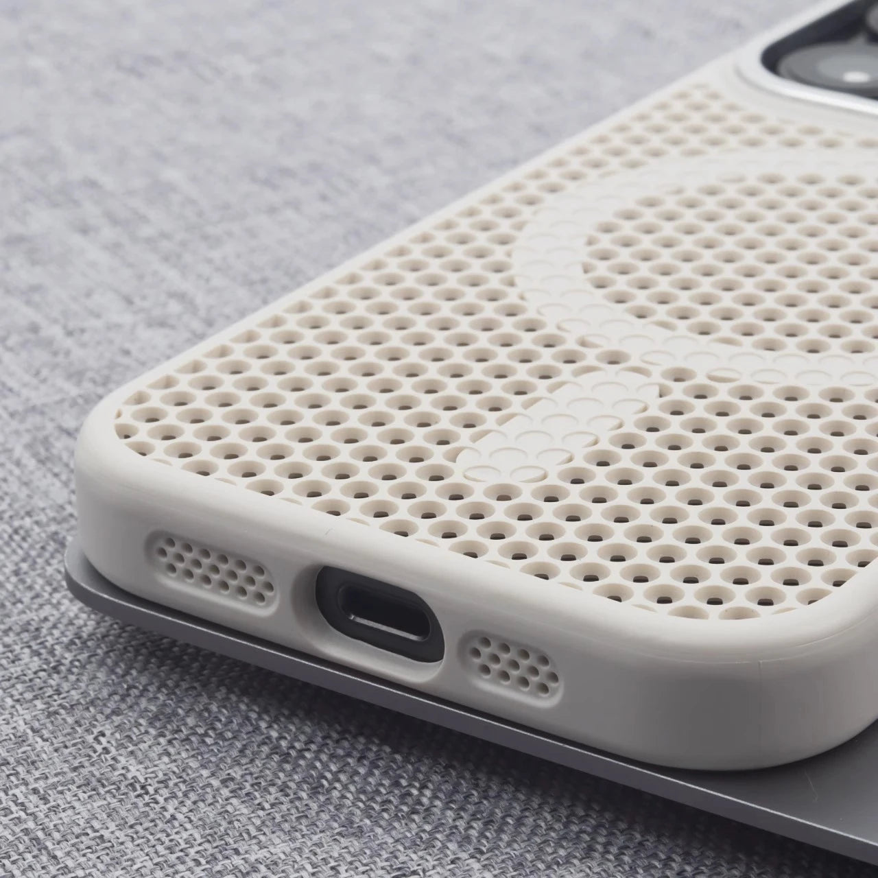 Honeycomb Mesh Cooling Case With MagSafe for iPhone 13 Series