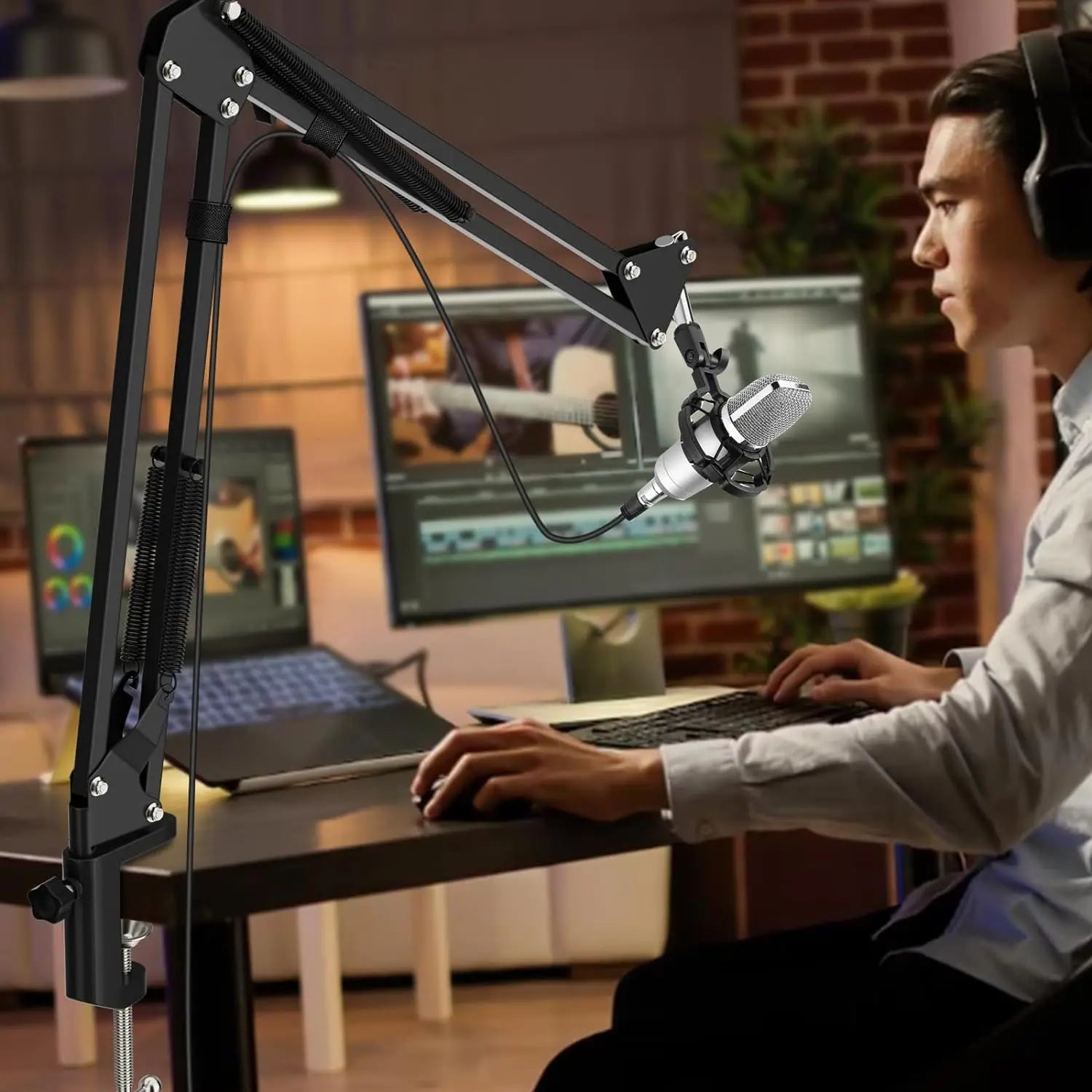 Articulated Scissor Arm Microphone Stand