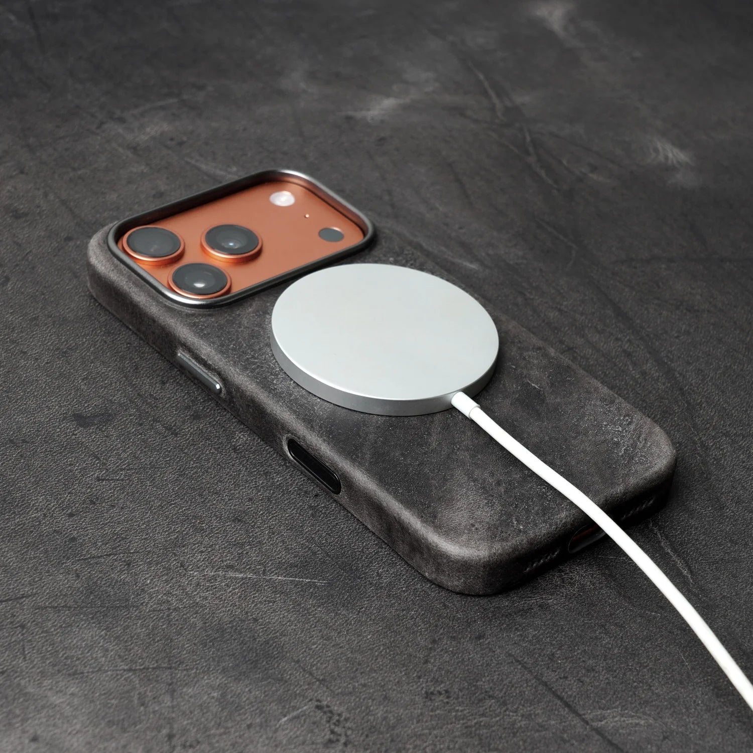 Premium Scars Pull-Up Leather MagSafe Case for iPhone 17 Series
