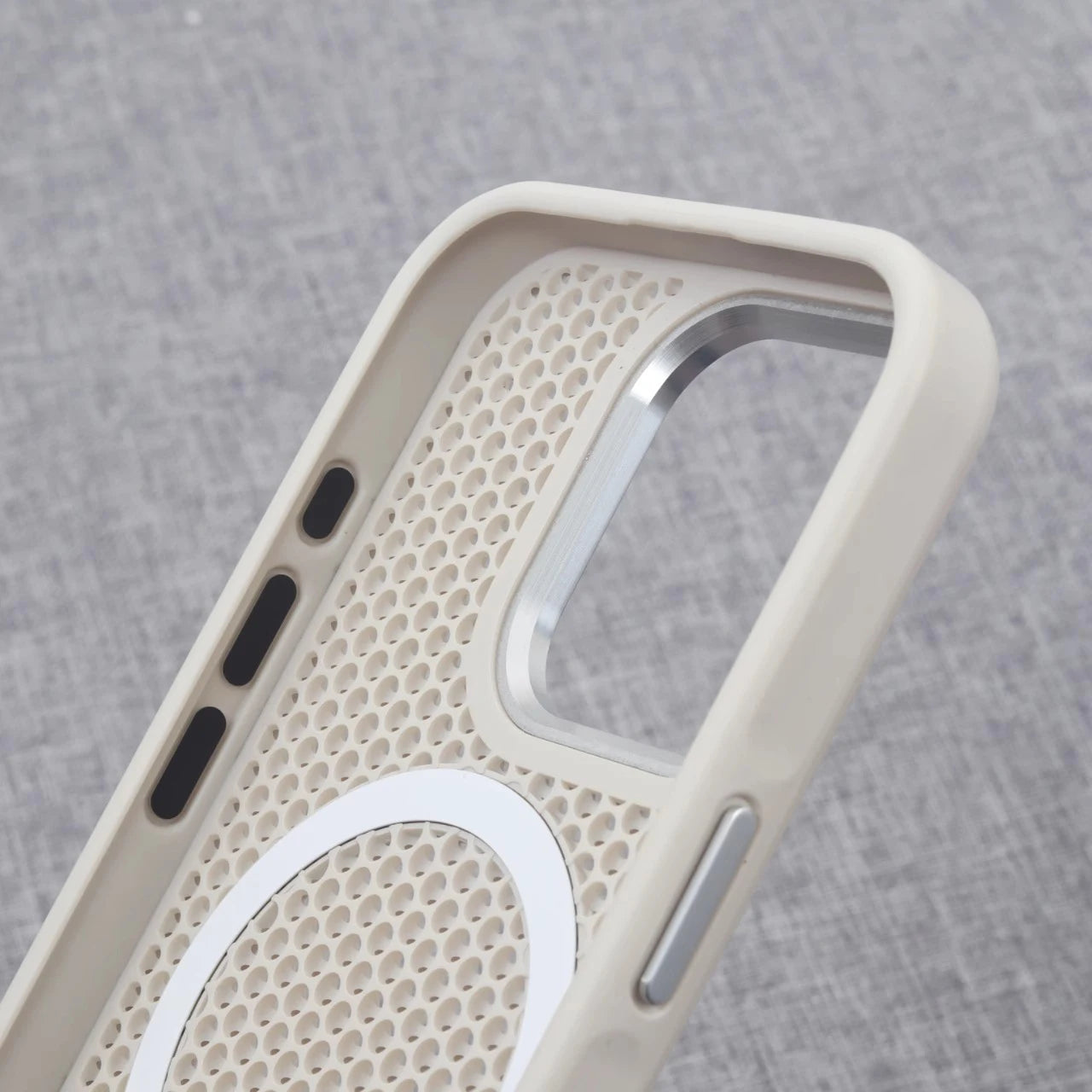Honeycomb Grid Mesh Cooling Case with MagSafe for iPhone 15 Series