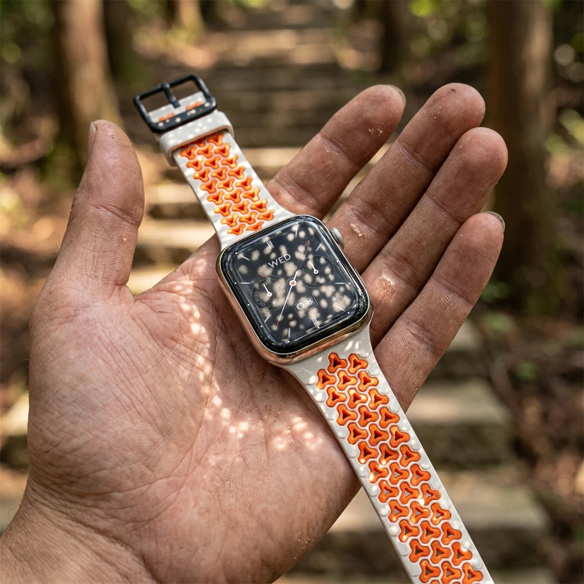 Two-Tone Silicone Band with Pin-and-Tuck Buckle for Apple Watch