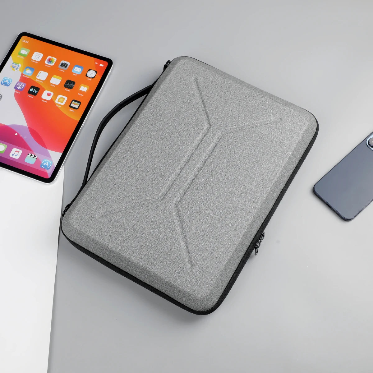 Bubble-Pattern Hard Shell Laptop Sleeve