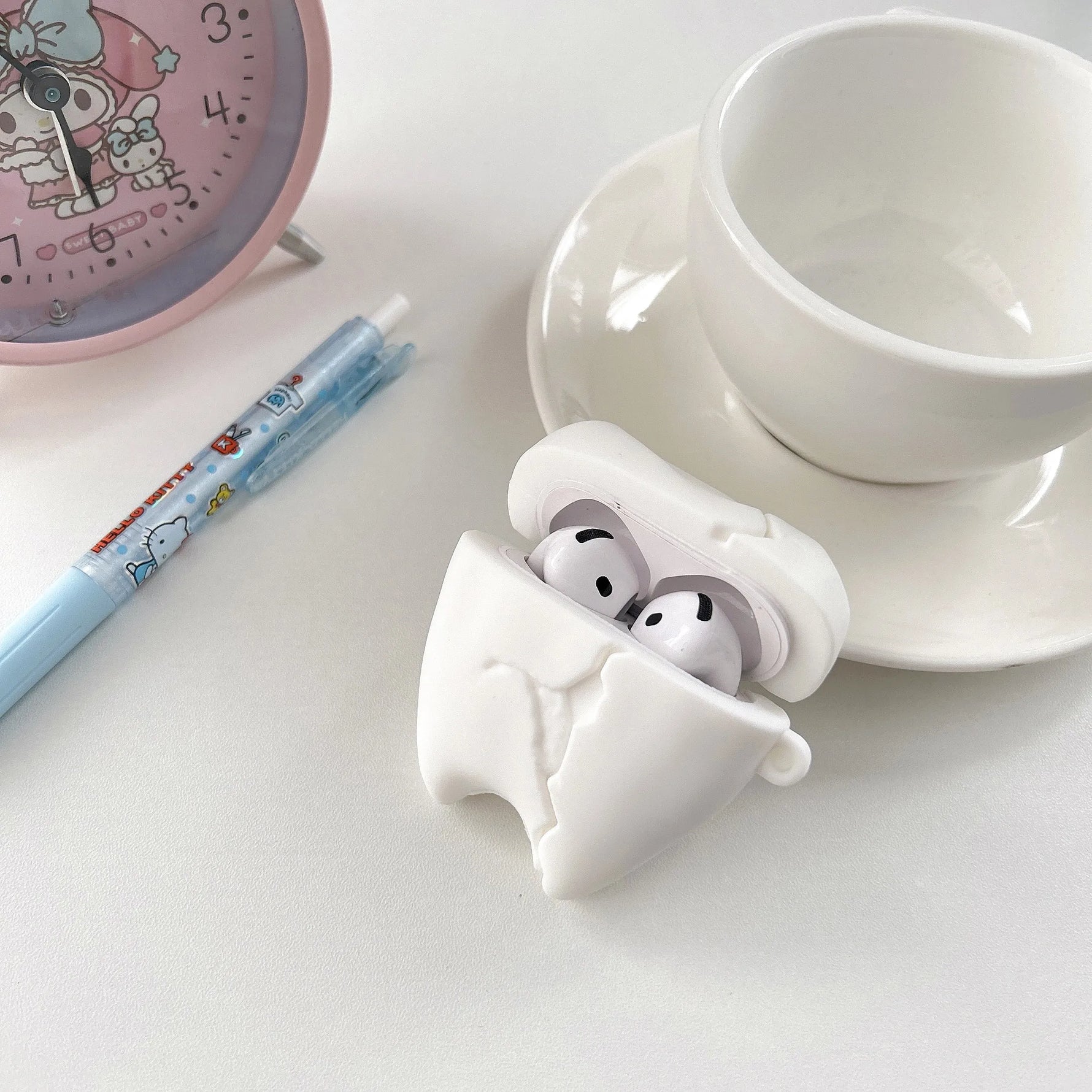 AirPods Pro 3 Cracked Teeth Protective Cover